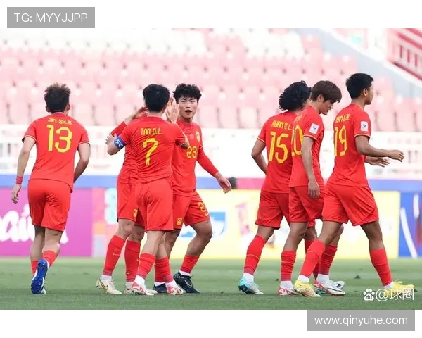 中国足球队备战亚洲杯,主帅强调队员默契与精神状态至关重要 中国足球队备战亚洲杯,主帅强调队员默契与精神状态至关重要