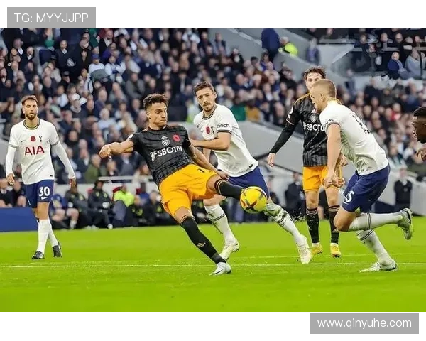 英超最新动态：曼联主场迎战切尔西 热刺新援首次亮相引关注